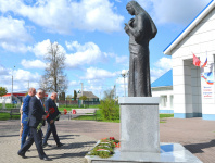 В День Победы руководство Брянского района почтило память погибших в Великой Отечественной войне